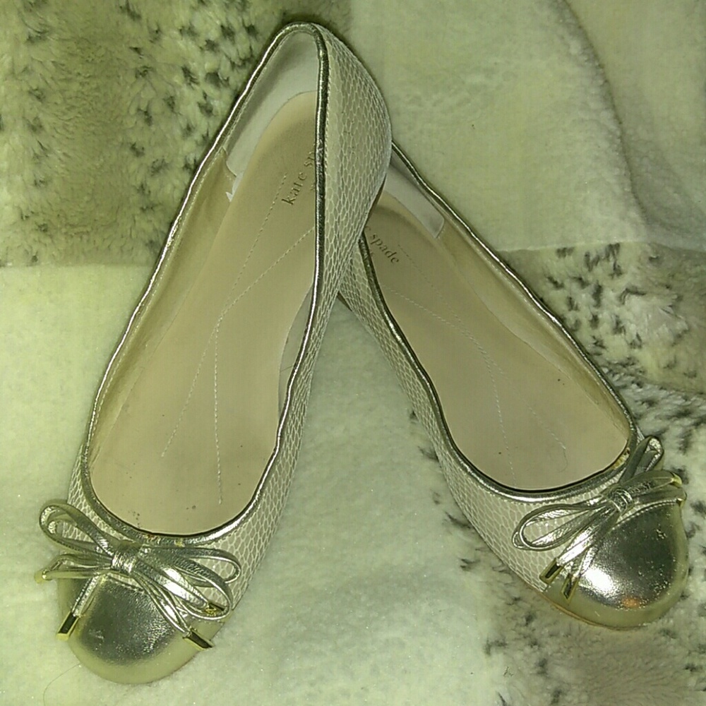KATE SPADE GOLD & BEIGE TEXTURED FLATS